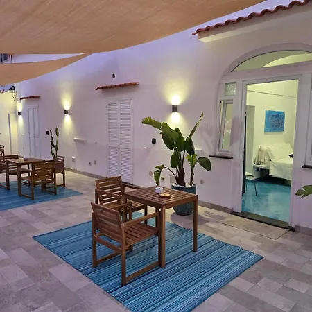Chiaia Di Rose & Guest house *