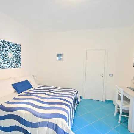 Chiaia Di Rose & Guest house *