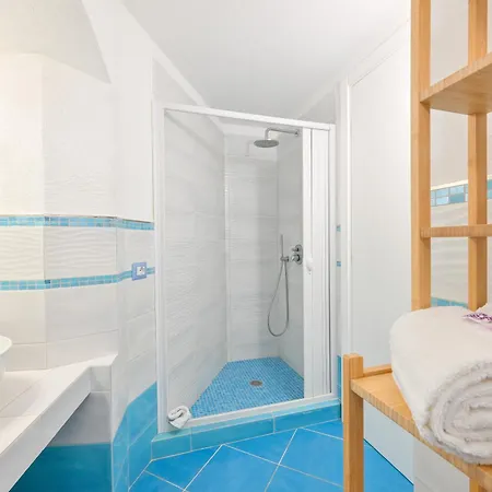 Chiaia Di Rose & Guest house *