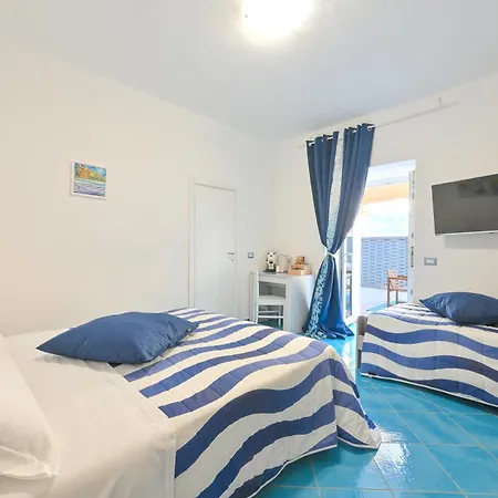 Chiaia Di Rose & Guest house