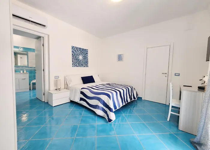 Guest house Chiaia Di Rose & 4*