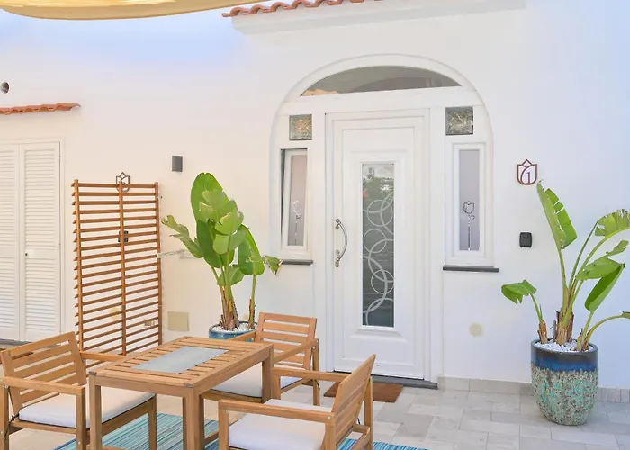 Chiaia Di Rose & Sant'Angelo (Isola d'Ischia)